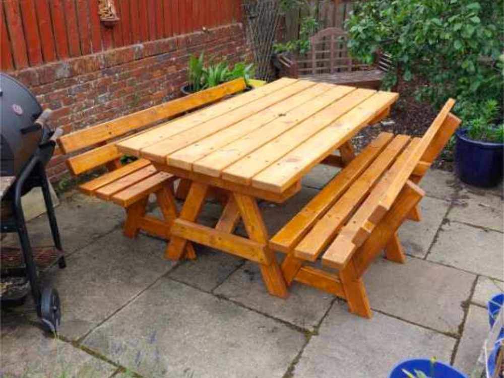 Langloch Farm Woodcraft - Picnic Bench With Matching Benches