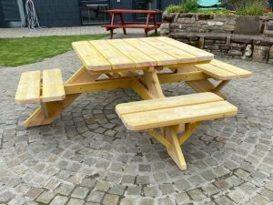 Langloch Farm Woodcraft- Classic 8 Seater Picnic Table